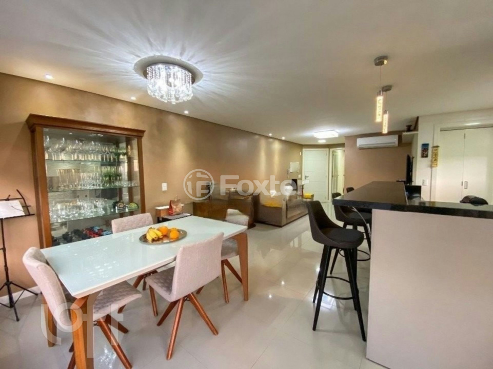 Apartamento à venda com 2 quartos, 79m² - Foto 1