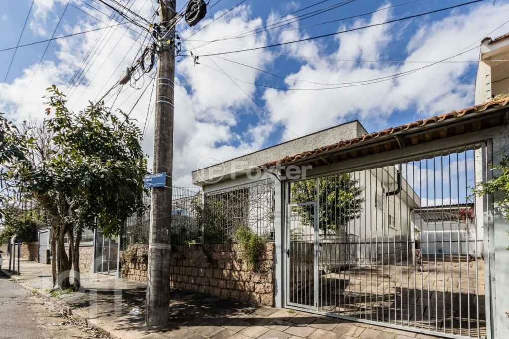 Casa à venda com 2 quartos, 135m² - Foto 1