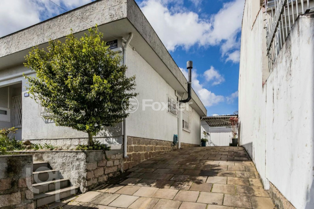 Casa à venda com 2 quartos, 135m² - Foto 2
