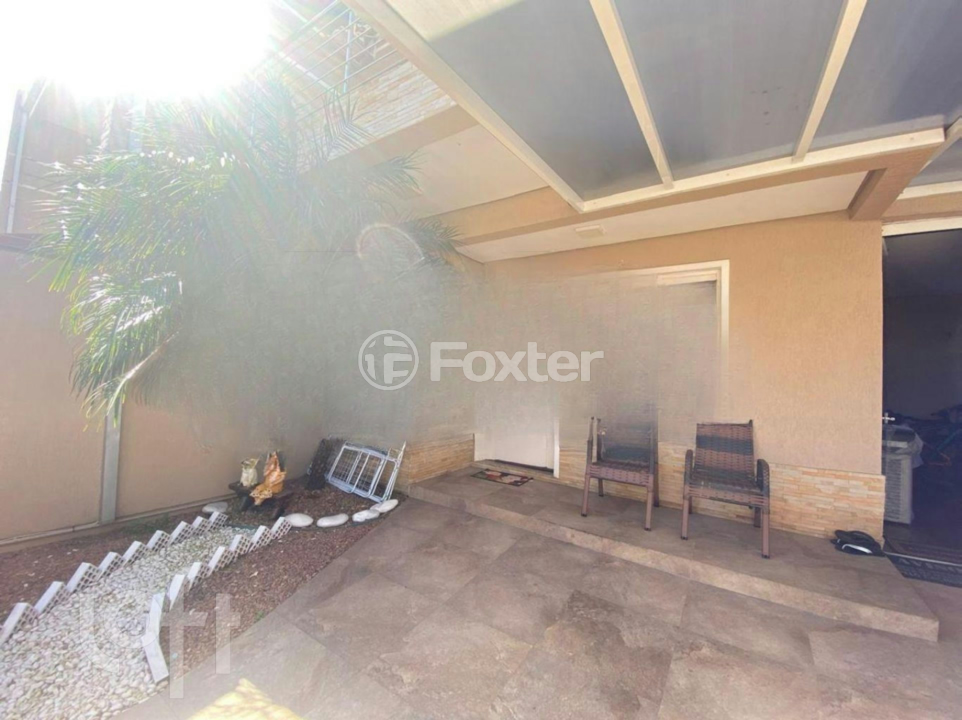 Casa à venda com 3 quartos, 164m² - Foto 2