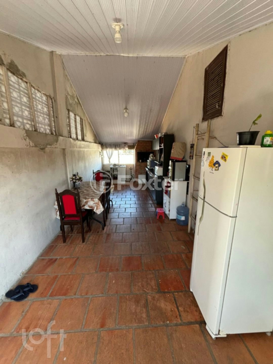 Casa à venda com 3 quartos, 196m² - Foto 2