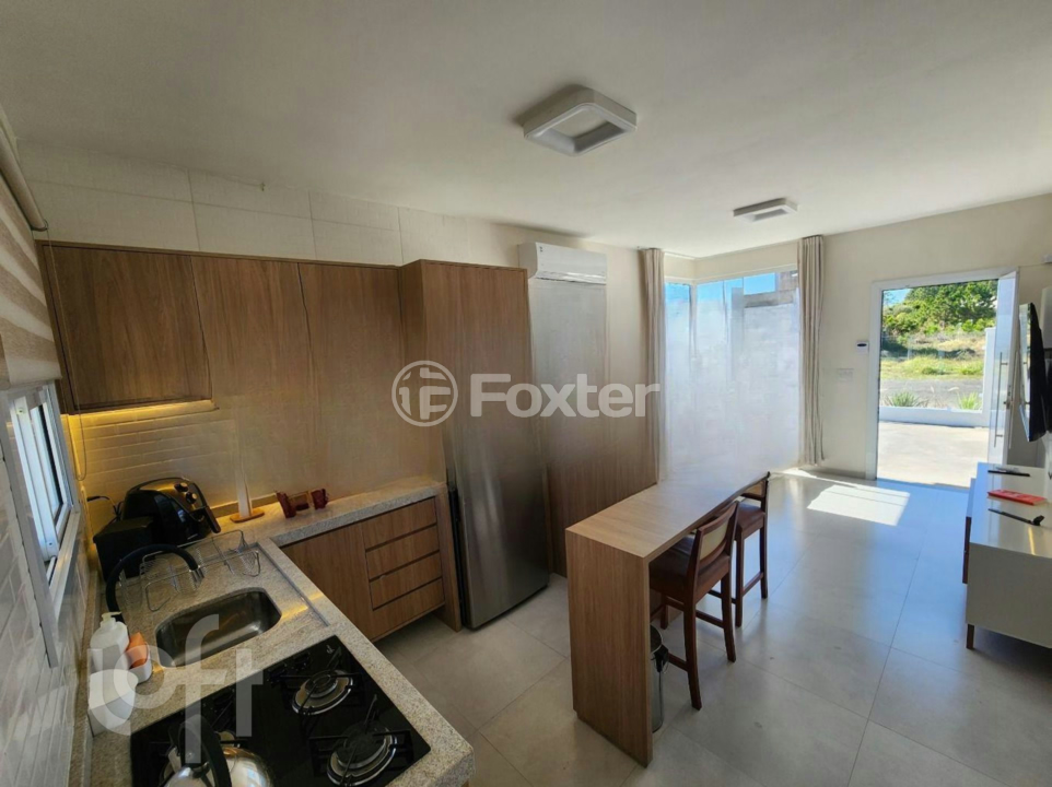 Casa à venda com 2 quartos, 52m² - Foto 11