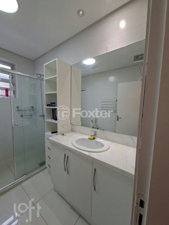 Apartamento à venda com 2 quartos, 72m² - Foto 2