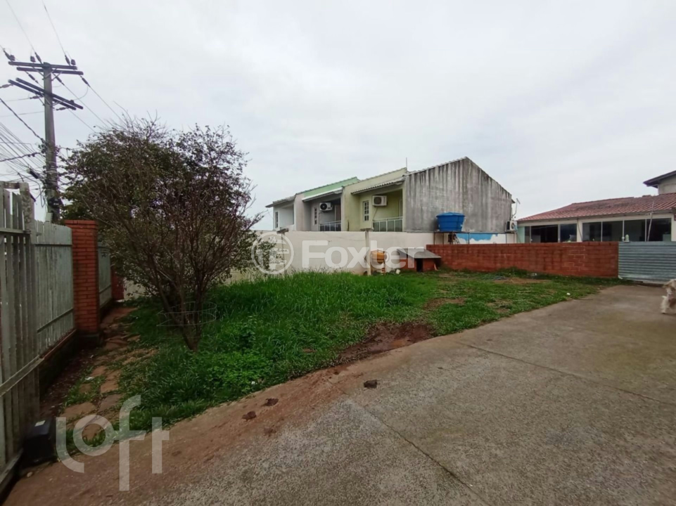 Casa à venda com 3 quartos, 70m² - Foto 2