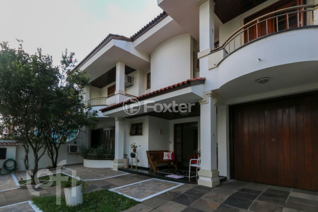 Casa à venda com 6 quartos, 448m² - Foto 1