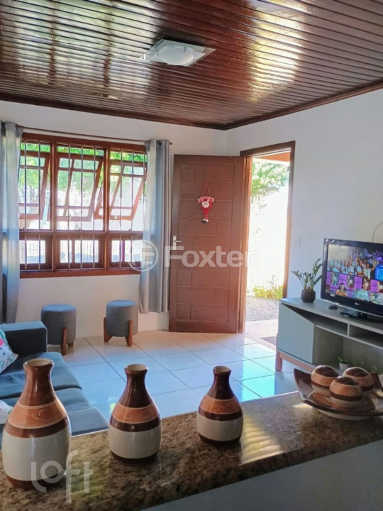 Casa à venda com 3 quartos, 81m² - Foto 2
