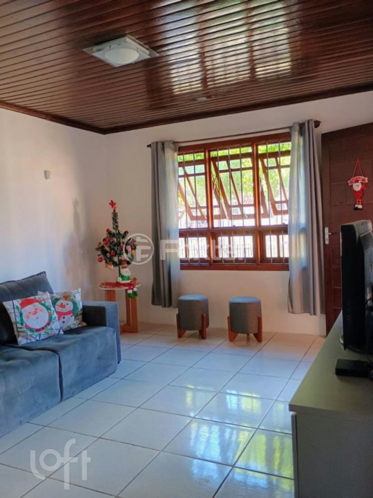 Casa à venda com 3 quartos, 81m² - Foto 1