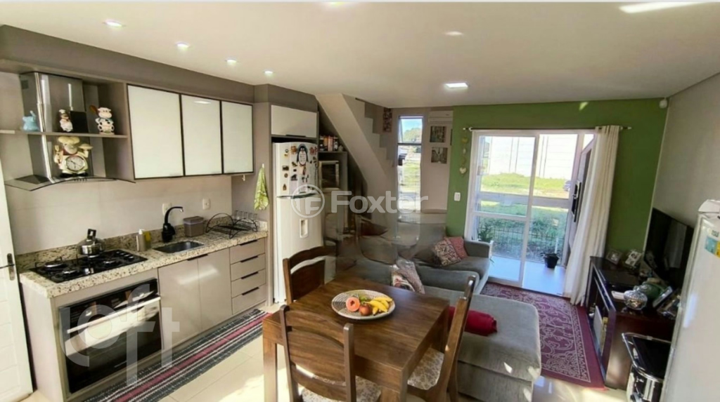 Casa à venda com 2 quartos, 94m² - Foto 1