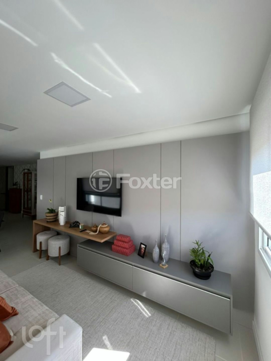 Apartamento à venda com 2 quartos, 85m² - Foto 2