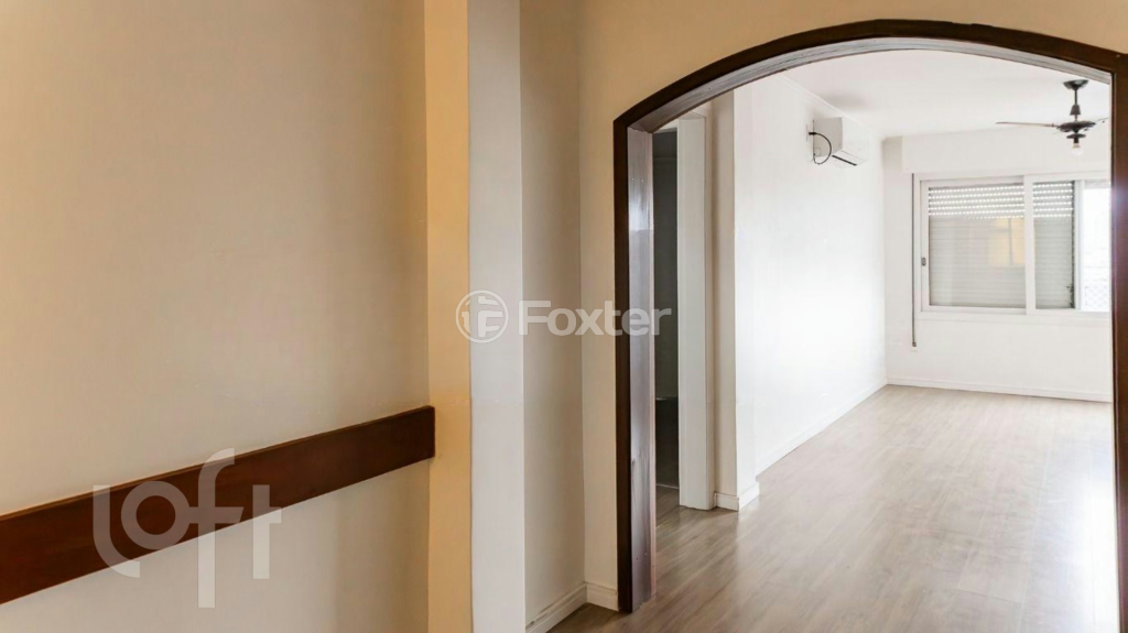 Apartamento à venda com 2 quartos, 70m² - Foto 2