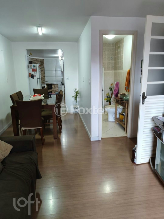 Casa à venda com 3 quartos, 98m² - Foto 1