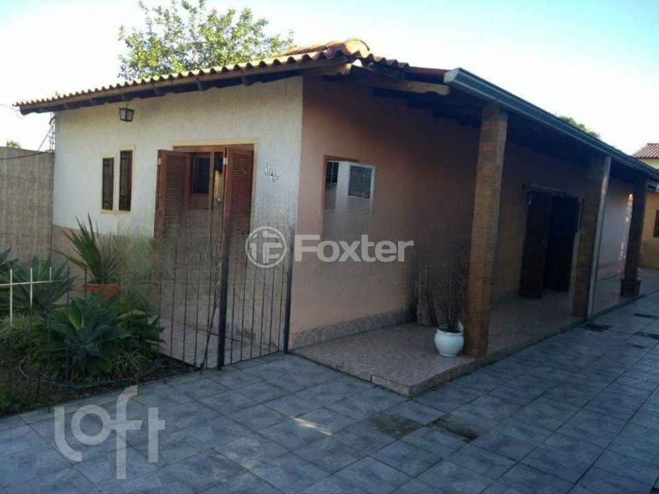 Casa à venda com 2 quartos, 100m² - Foto 1