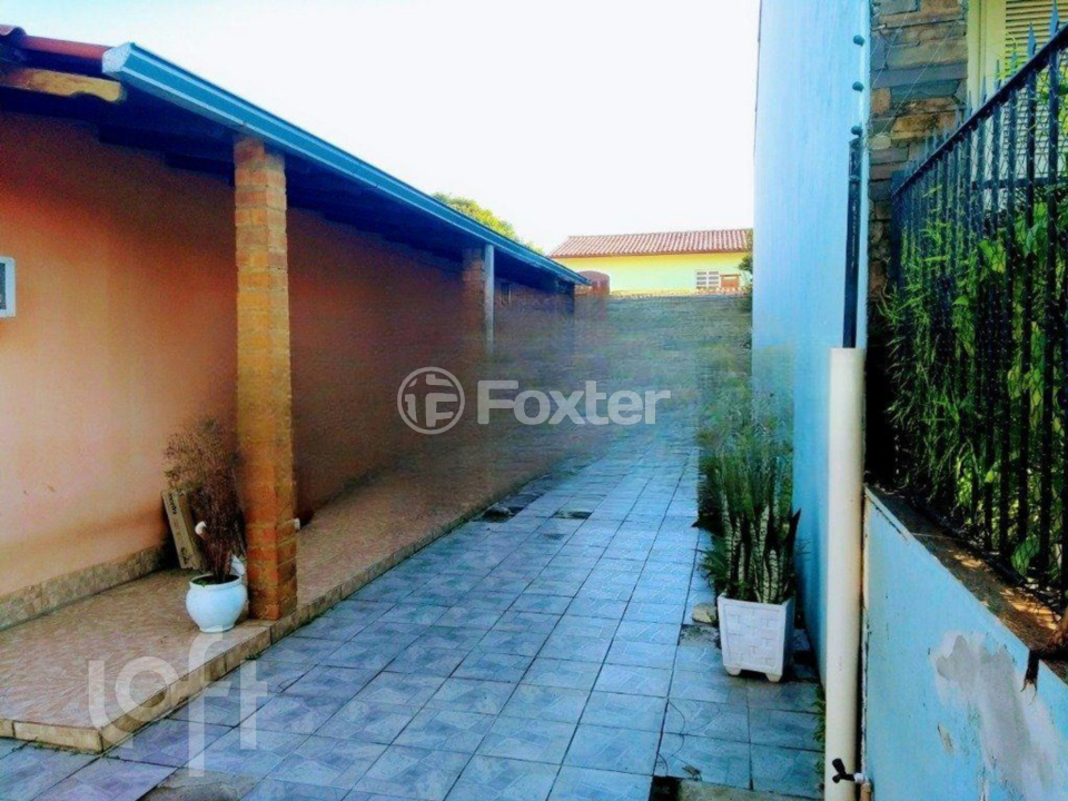 Casa à venda com 2 quartos, 100m² - Foto 2