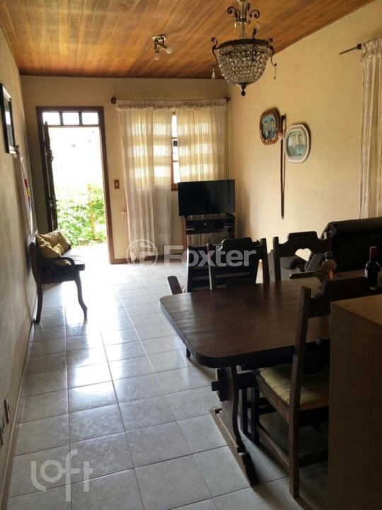 Casa à venda com 3 quartos, 78m² - Foto 1