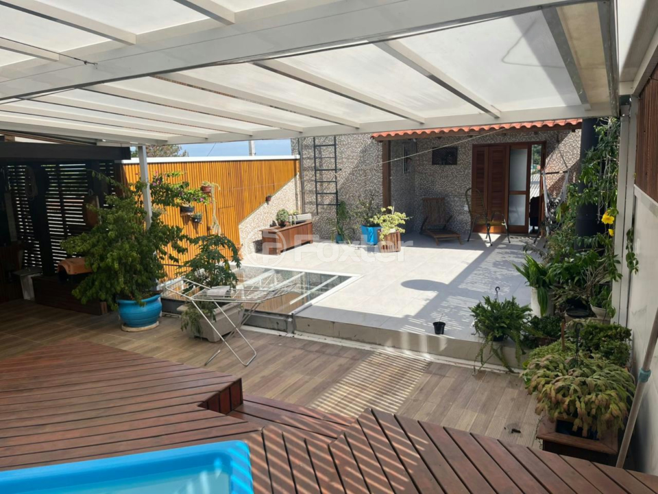 Casa à venda com 3 quartos, 150m² - Foto 1