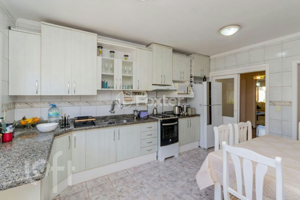 Casa à venda com 4 quartos, 274m² - Foto 1