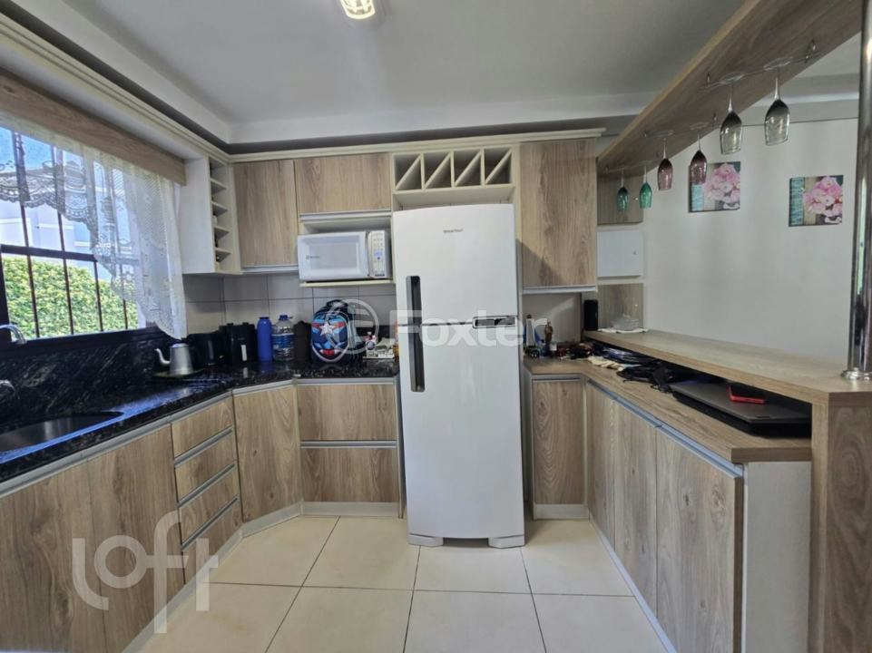 Casa à venda com 3 quartos, 140m² - Foto 4
