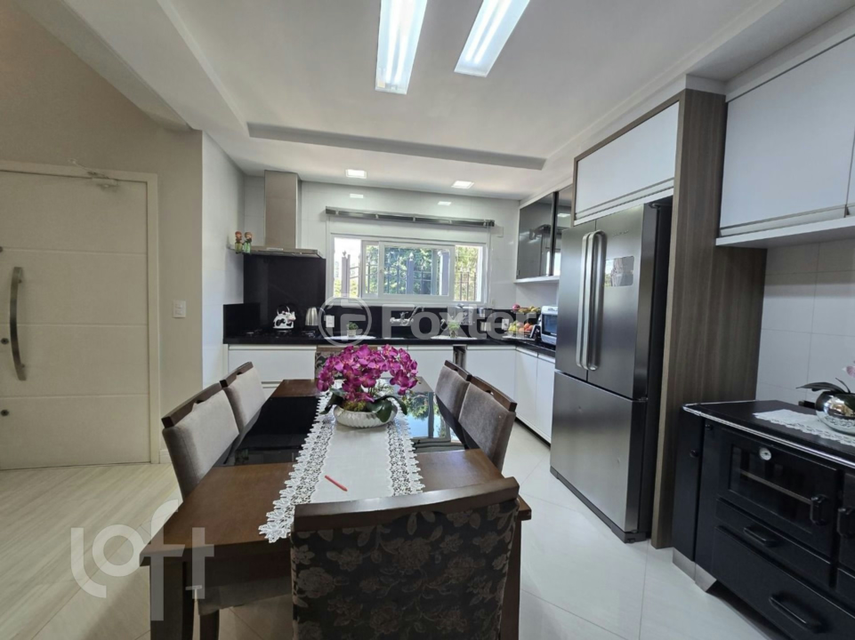 Casa à venda com 3 quartos, 207m² - Foto 3