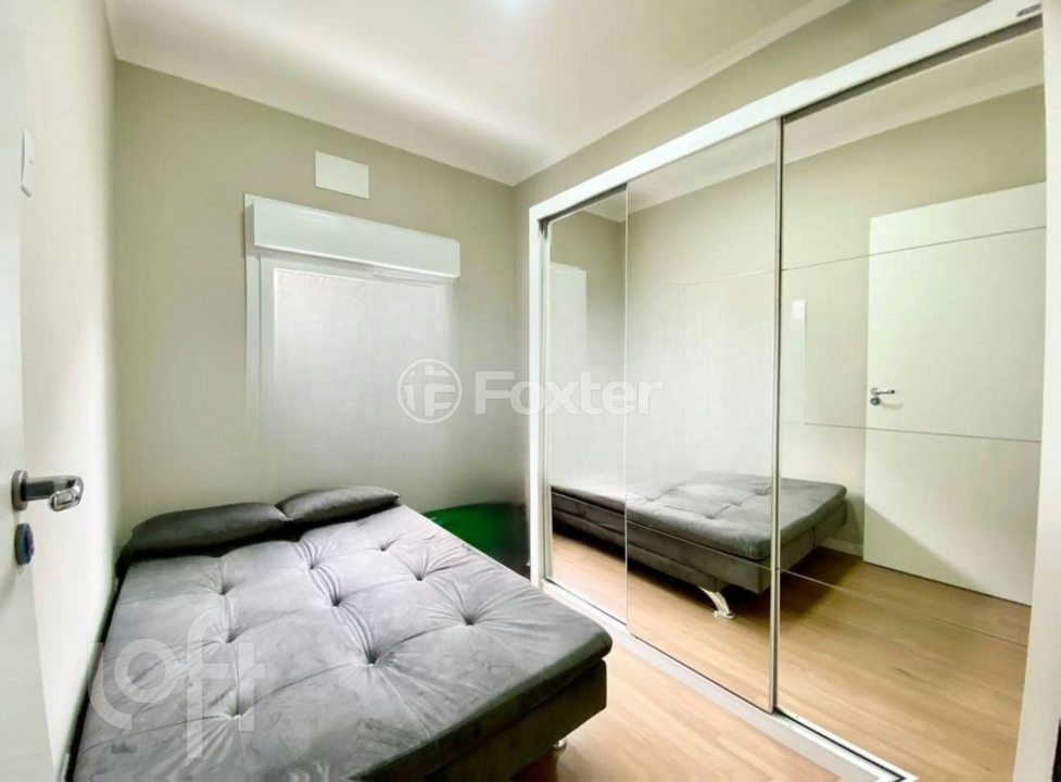Casa à venda com 3 quartos, 125m² - Foto 1