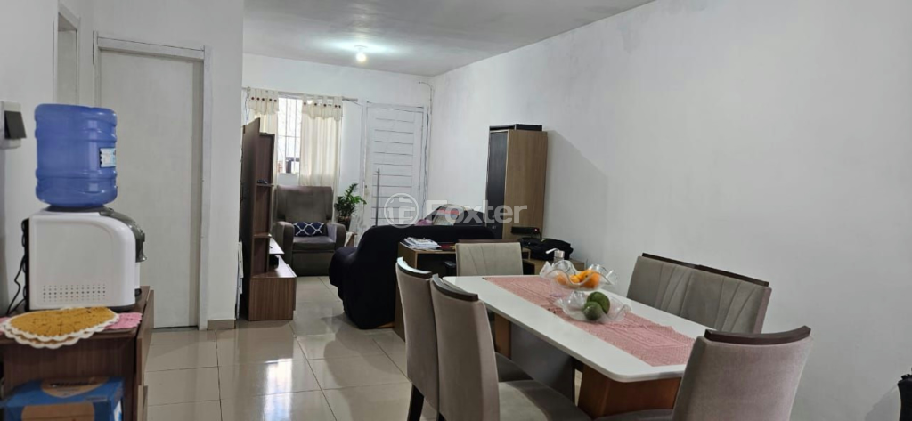 Casa à venda com 3 quartos, 70m² - Foto 1
