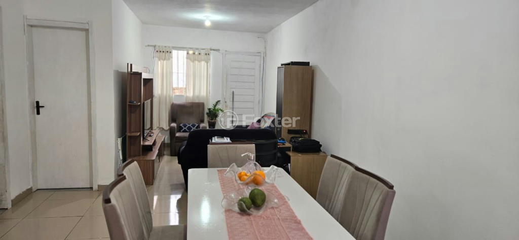 Casa à venda com 3 quartos, 70m² - Foto 2
