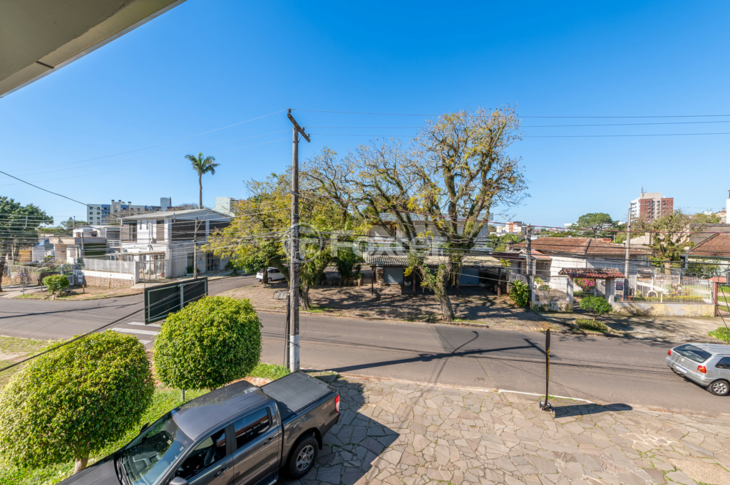Casa à venda com 4 quartos, 200m² - Foto 17