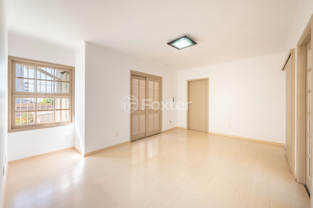 Casa à venda com 4 quartos, 200m² - Foto 1