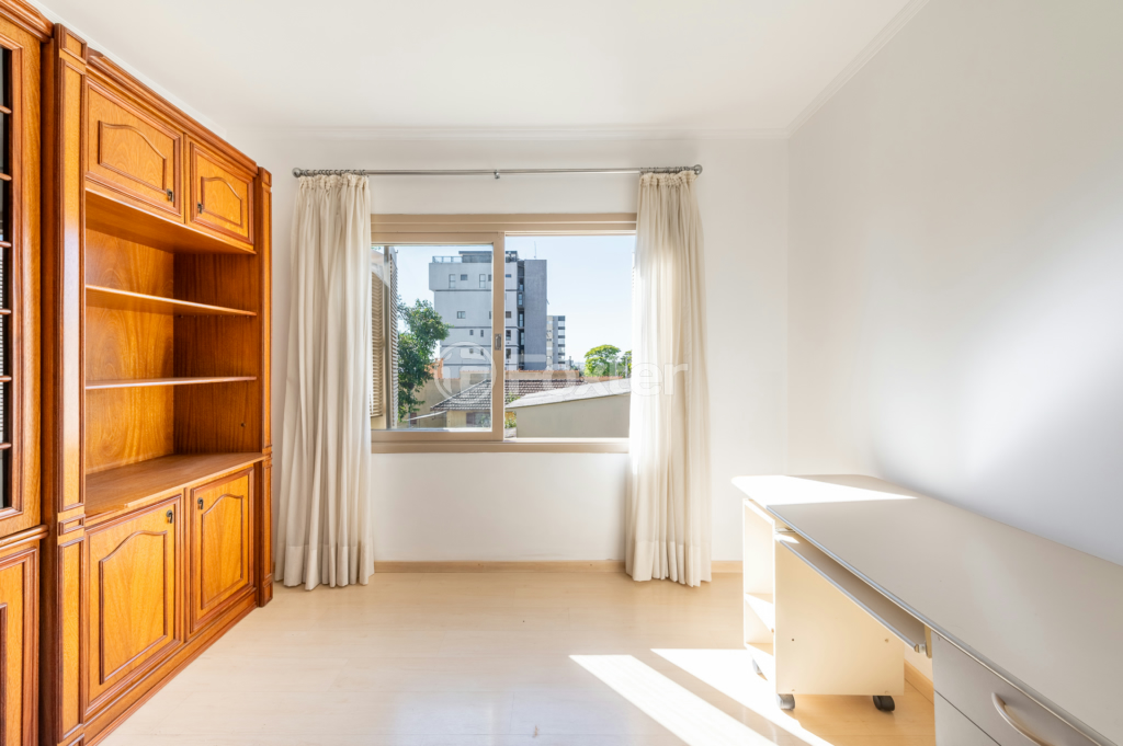 Casa à venda com 4 quartos, 200m² - Foto 12