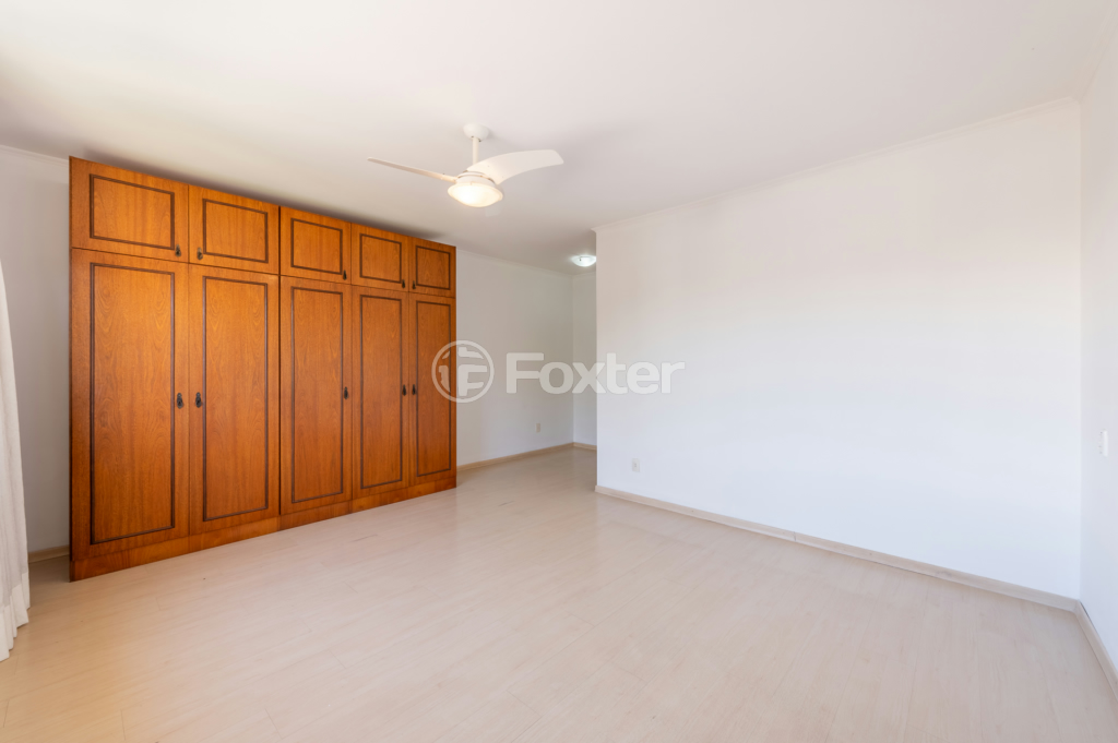 Casa à venda com 4 quartos, 200m² - Foto 15