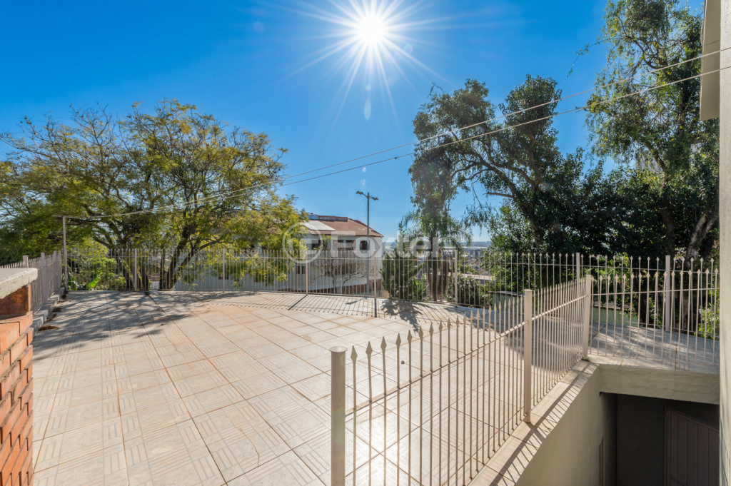 Casa à venda com 4 quartos, 200m² - Foto 22