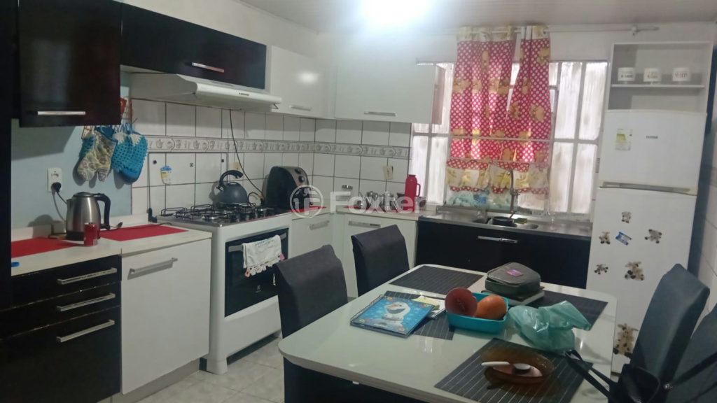Casa à venda com 2 quartos, 60m² - Foto 2