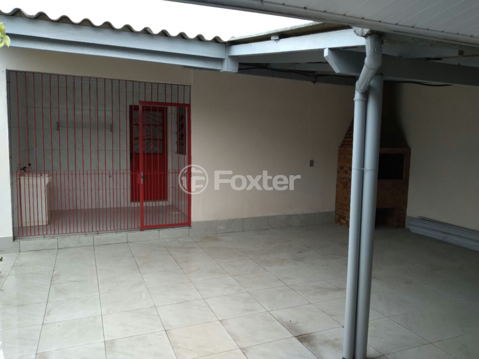 Casa à venda com 3 quartos, 220m² - Foto 2