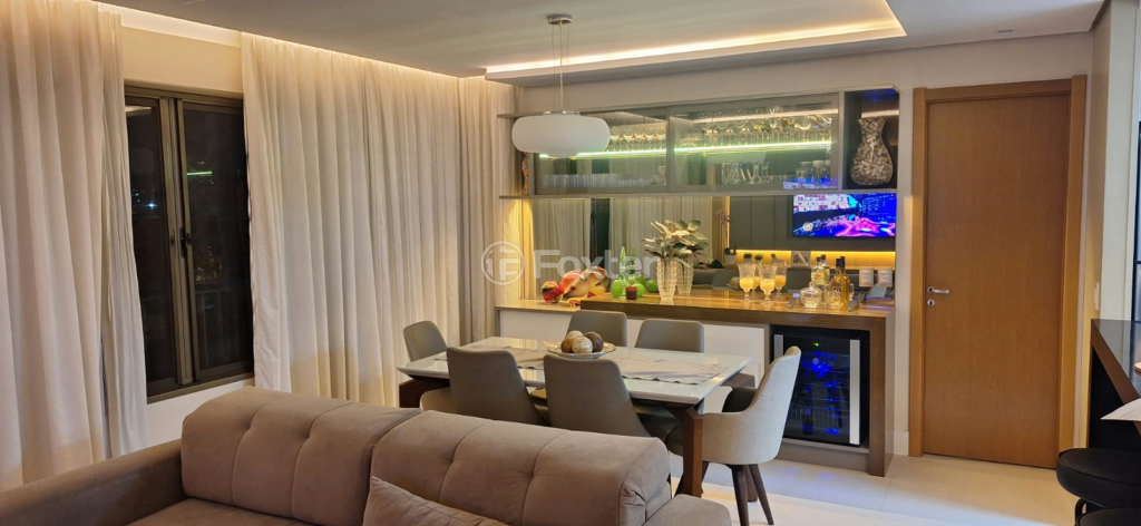 Apartamento à venda com 3 quartos, 104m² - Foto 1