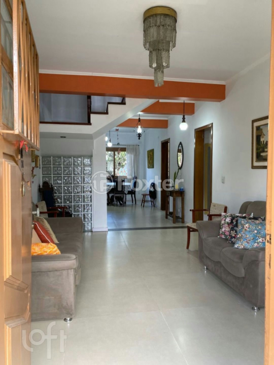 Casa à venda com 5 quartos, 244m² - Foto 1