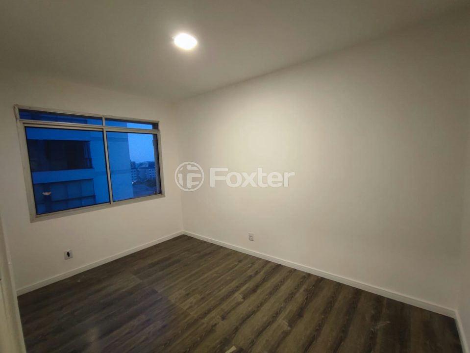 Apartamento à venda com 2 quartos, 68m² - Foto 3