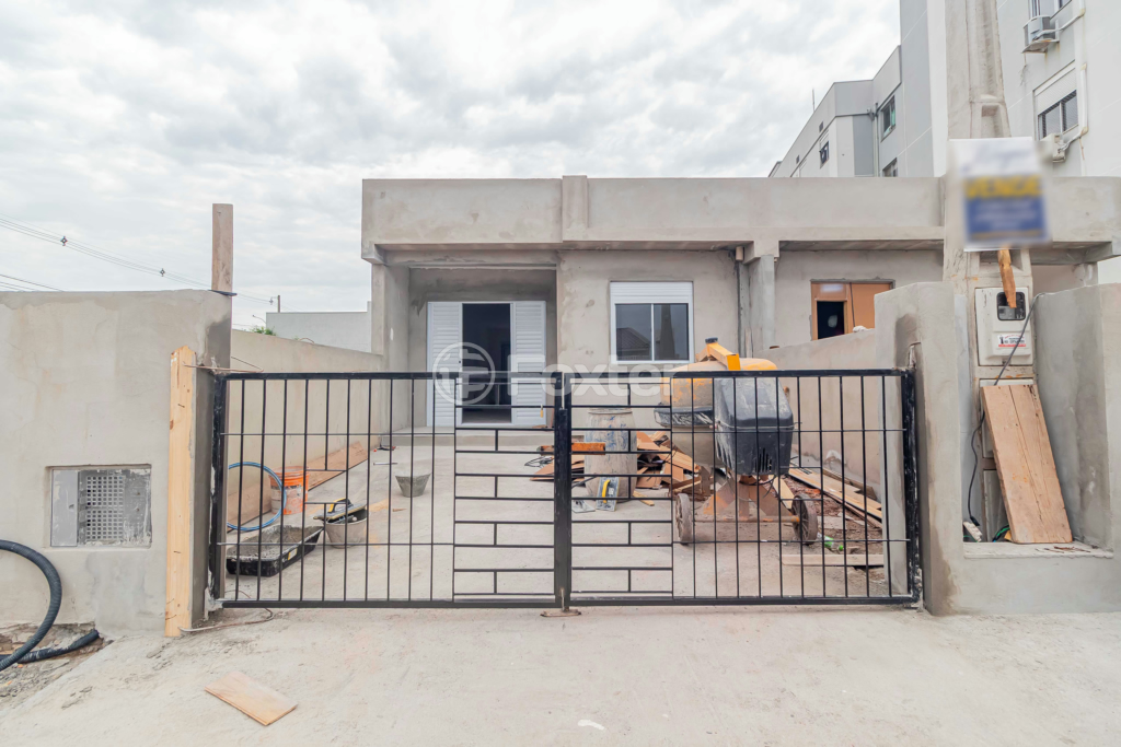 Casa à venda com 2 quartos, 68m² - Foto 1
