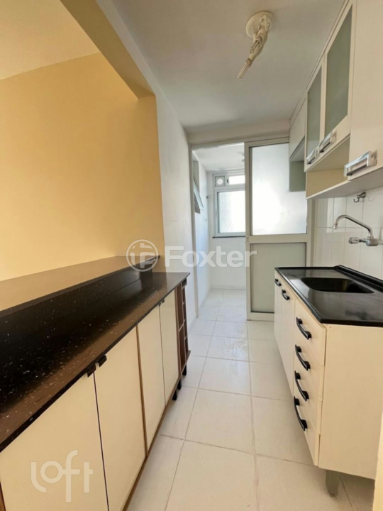 Apartamento à venda com 3 quartos, 67m² - Foto 2