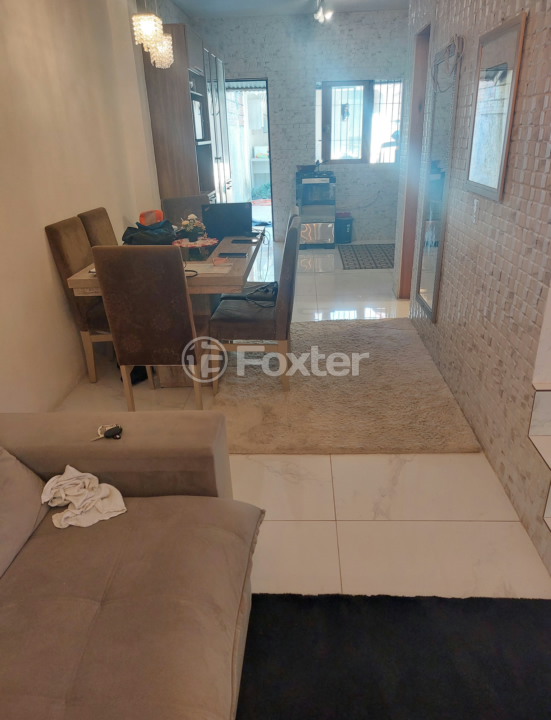 Casa à venda com 2 quartos, 69m² - Foto 1