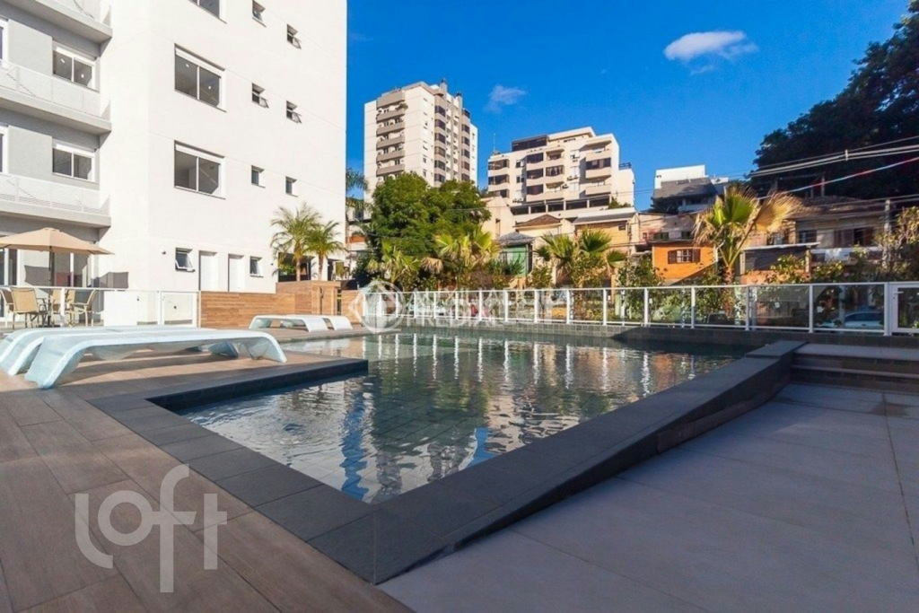 Apartamento à venda com 3 quartos, 137m² - Foto 2
