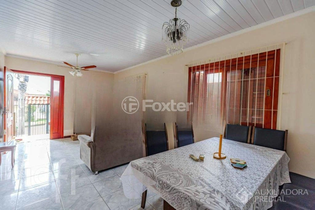 Casa à venda com 4 quartos, 180m² - Foto 1