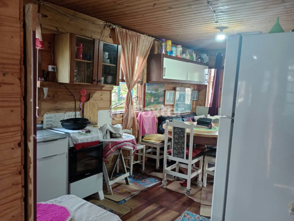 Casa à venda com 2 quartos, 60m² - Foto 1