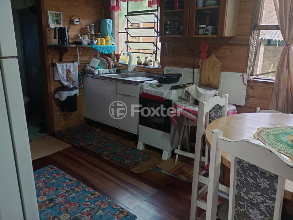 Casa à venda com 2 quartos, 60m² - Foto 2