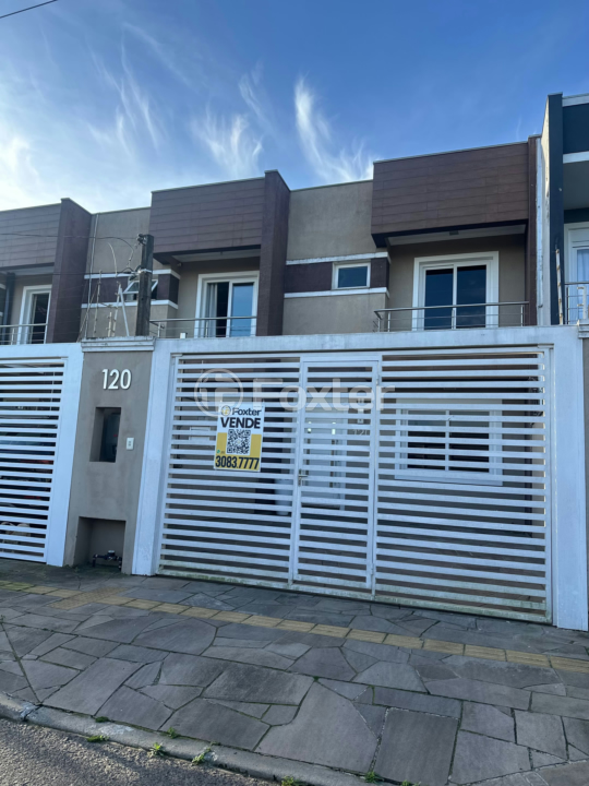 Casa à venda com 3 quartos, 101m² - Foto 1