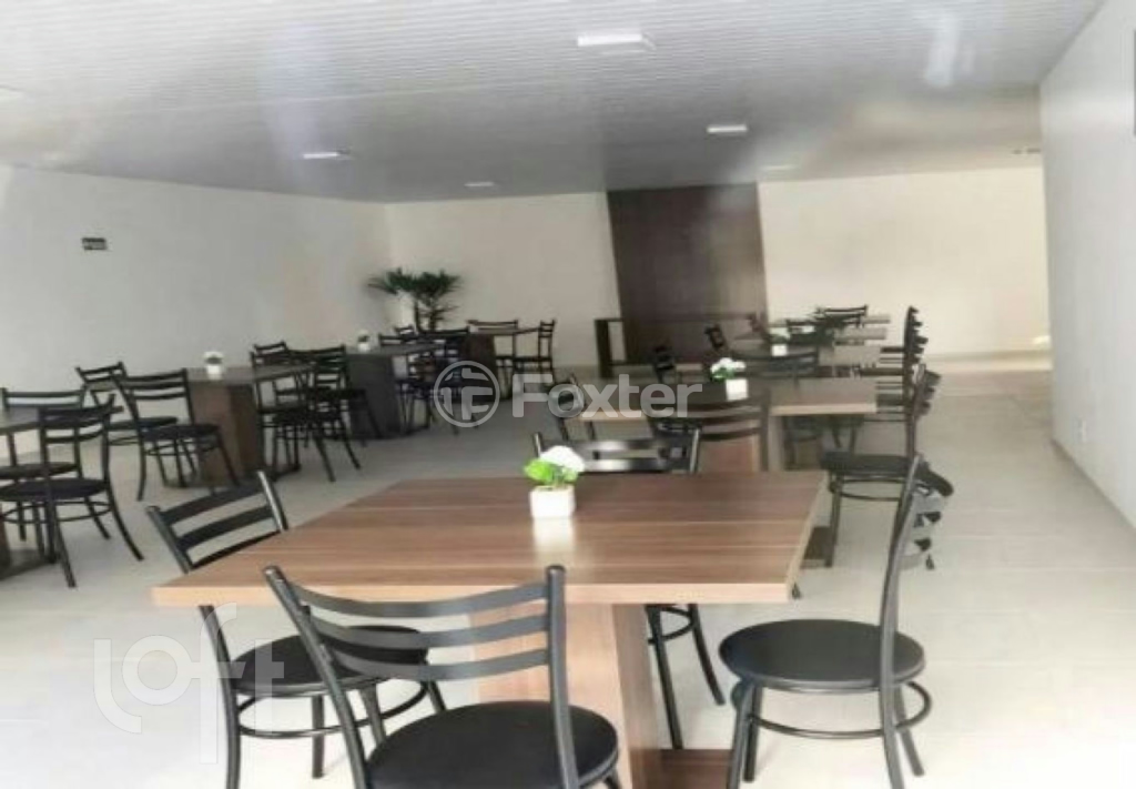 Apartamento à venda com 2 quartos, 62m² - Foto 17