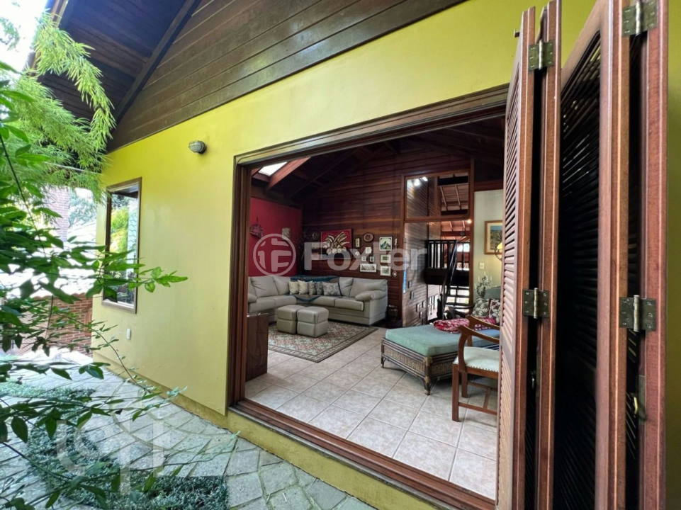Casa de Condomínio à venda com 3 quartos, 180m² - Foto 2