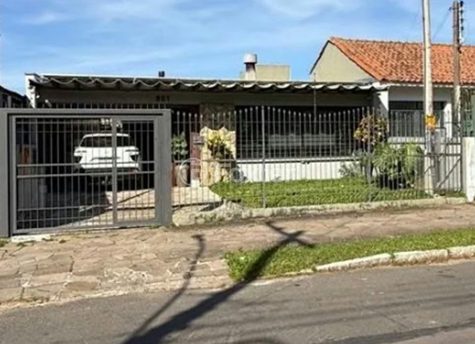 Casa à venda com 4 quartos, 150m² - Foto 1