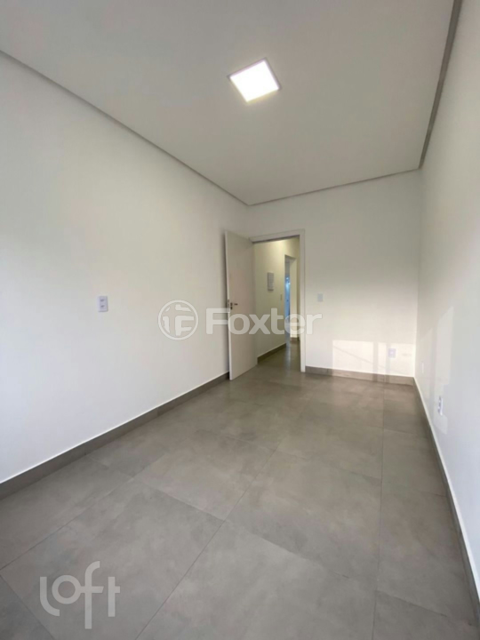 Casa à venda com 2 quartos, 61m² - Foto 7