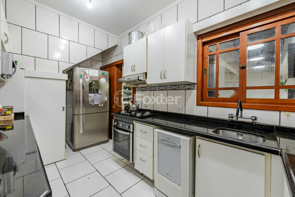 Casa à venda com 3 quartos, 220m² - Foto 26