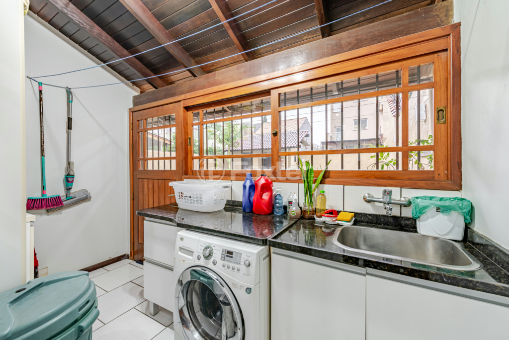 Casa à venda com 3 quartos, 220m² - Foto 29