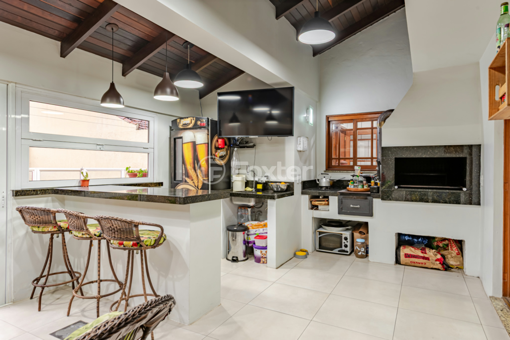 Casa à venda com 3 quartos, 220m² - Foto 8